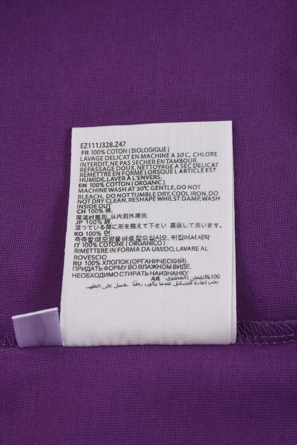 ブランドTシャツ着用イメージ